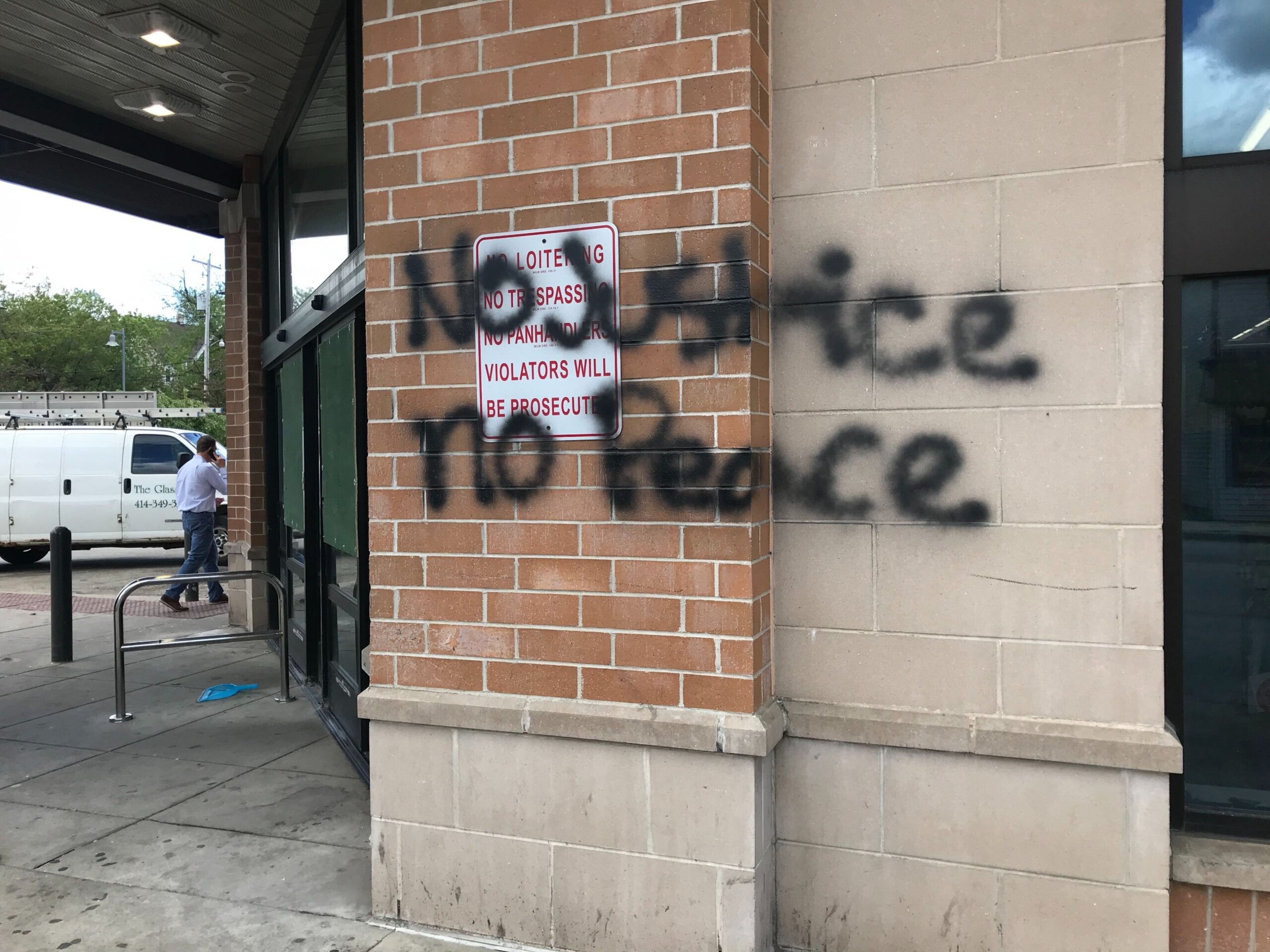 Walgreens vandalized in Milwaukee during protests