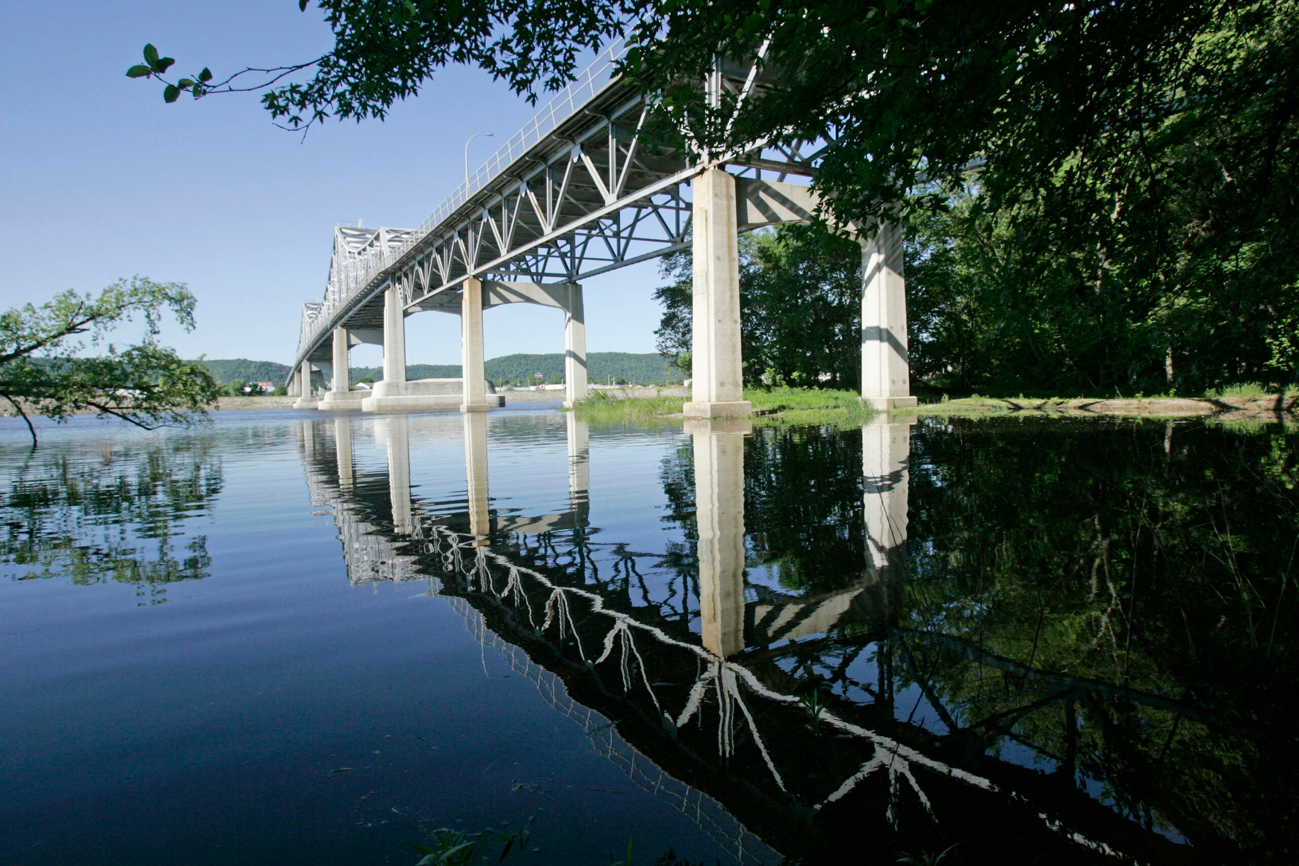 The Highway 43 bridge between Winona, Minn., and Wisconsin