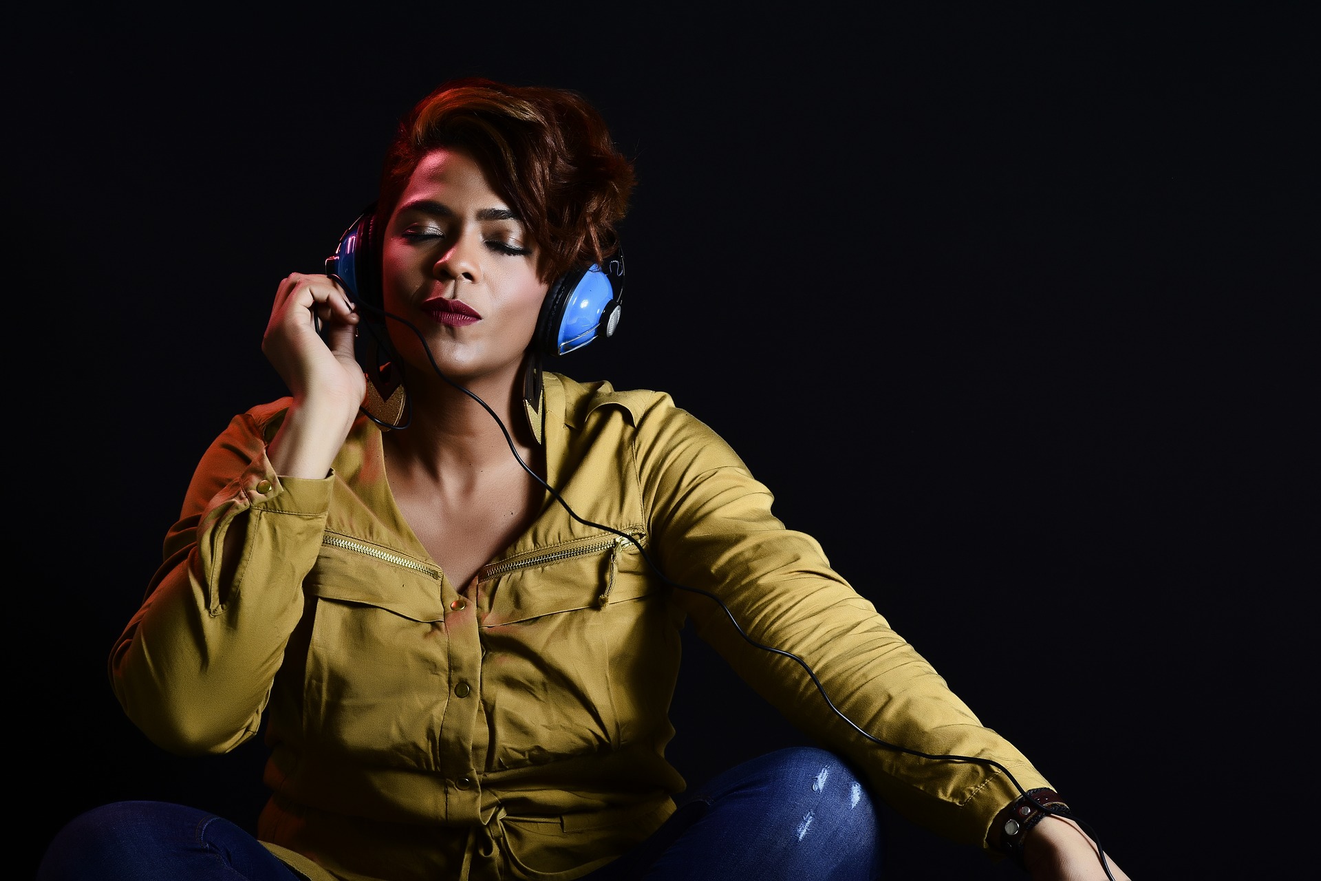 Woman with headphones.