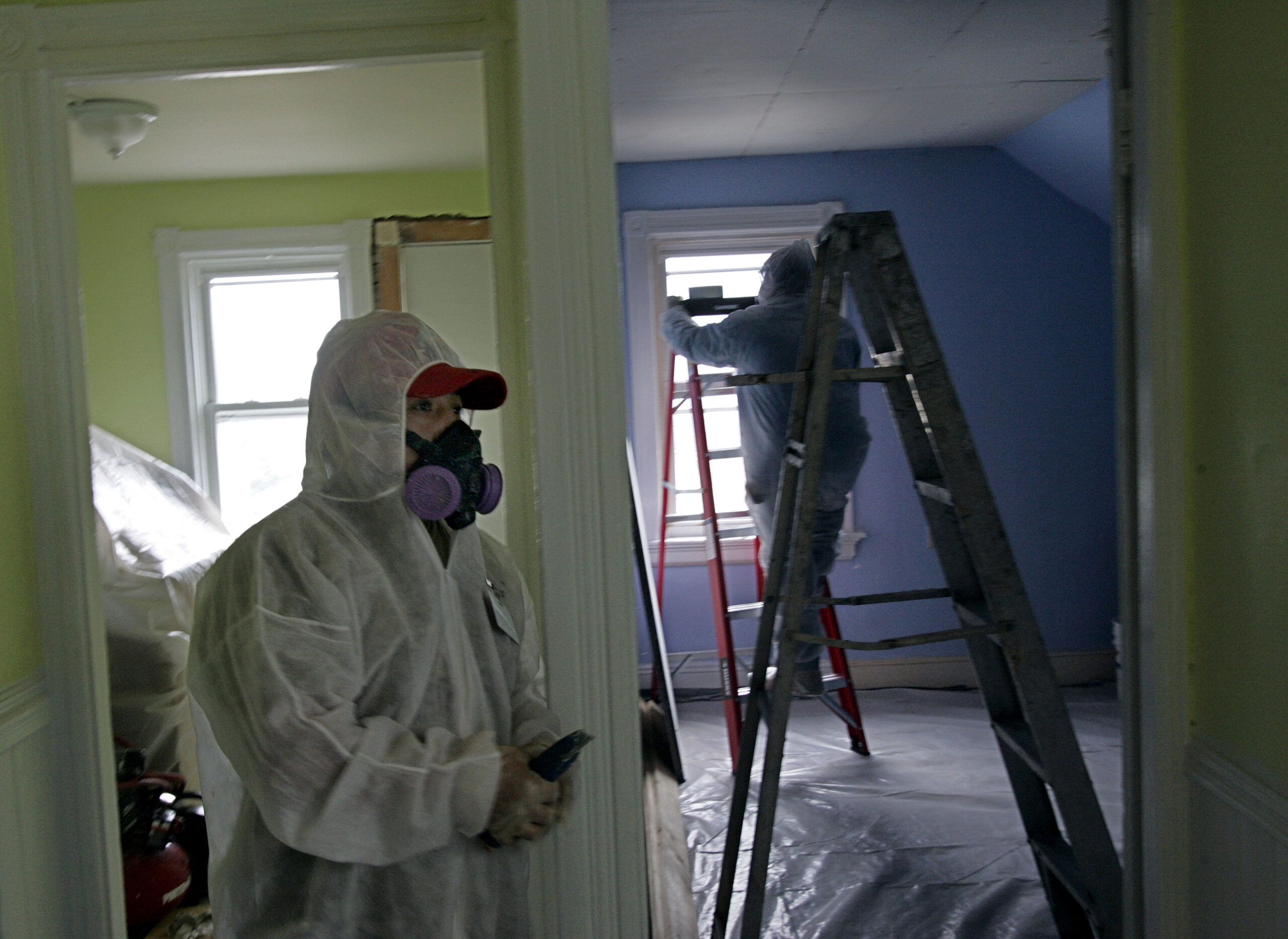 Contractors clean up lead paint