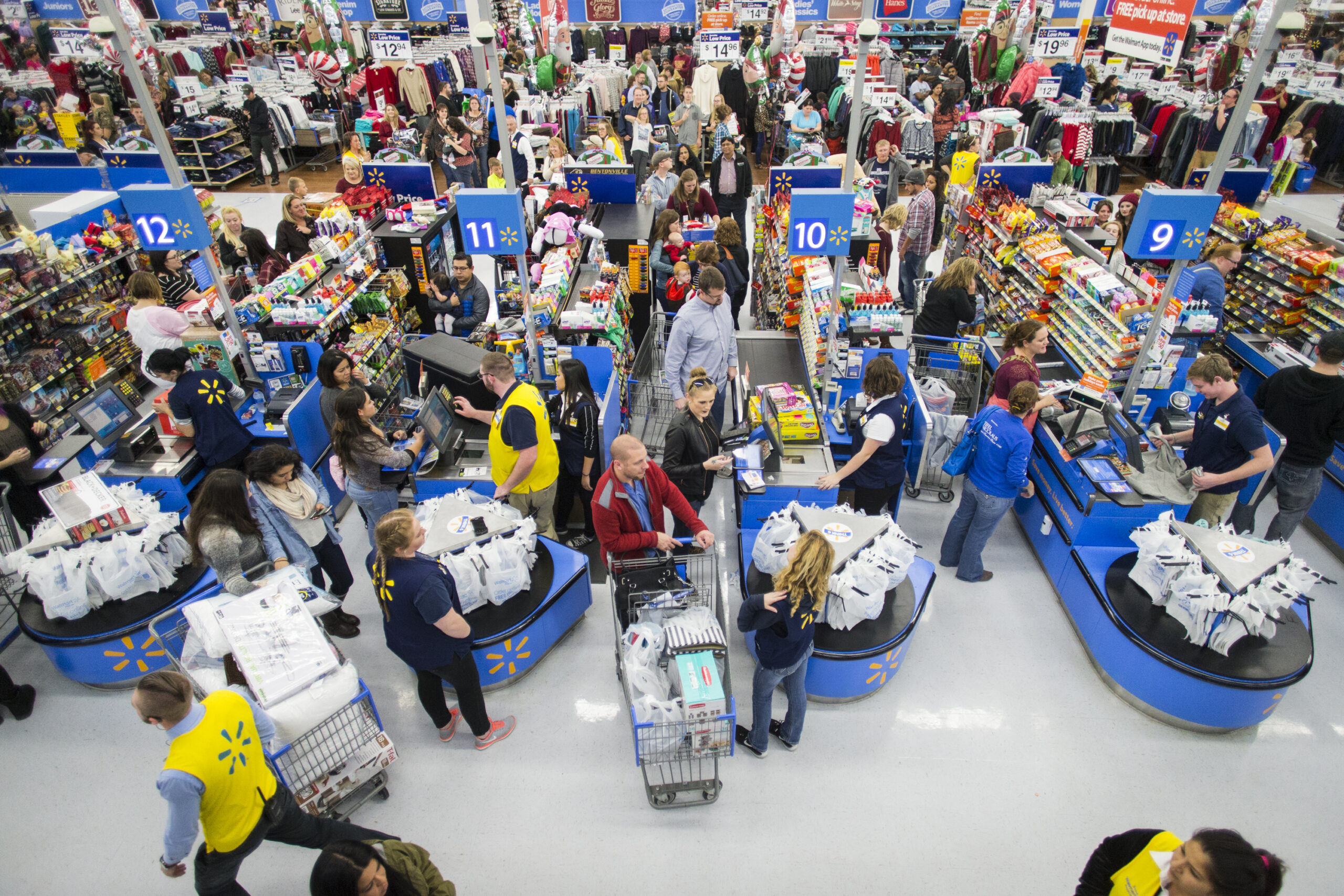 Black Friday shoppers at Walmart