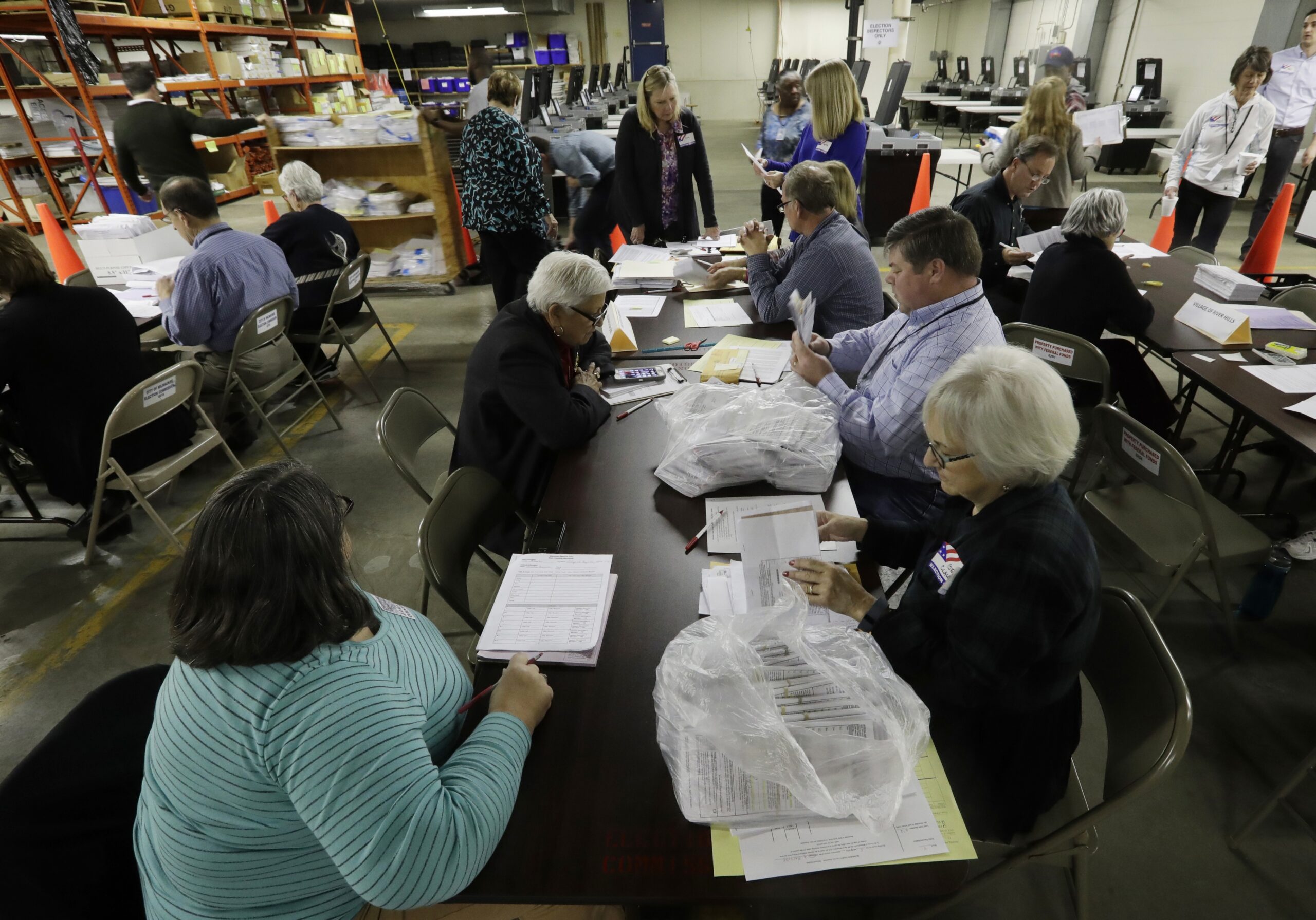 People helping in Wisconsin recount