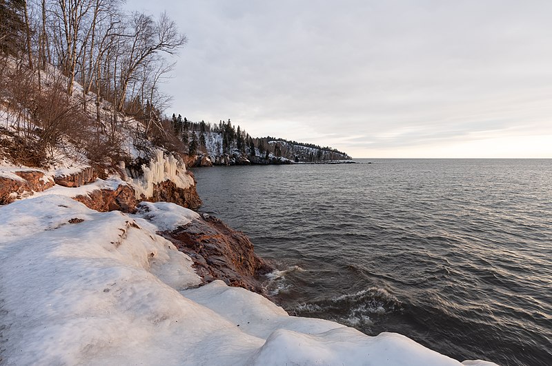 26 Rescued From Ice Floe In Lake Superior Off Minnesota Shoreline
