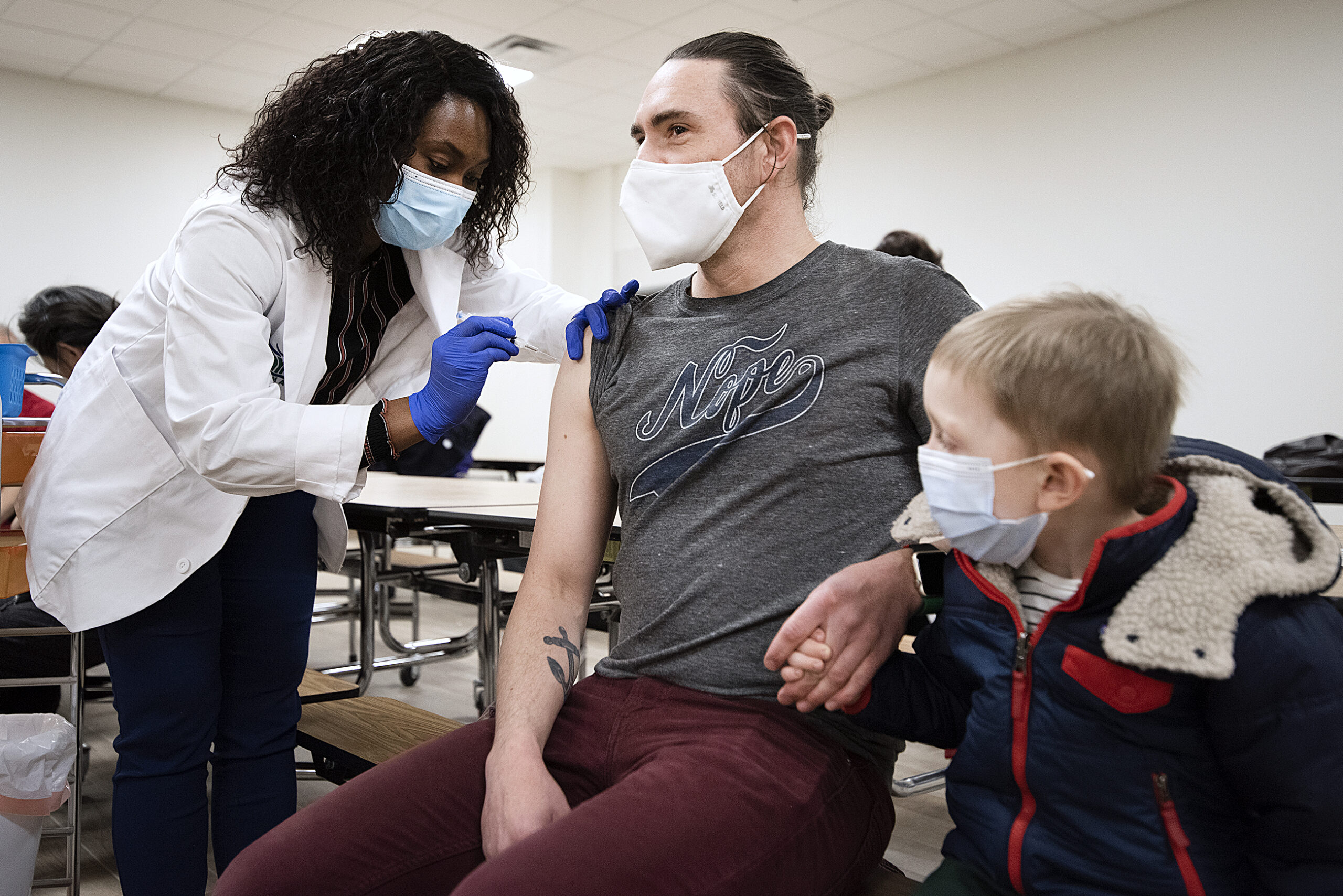 A man gets a Covid vaccine