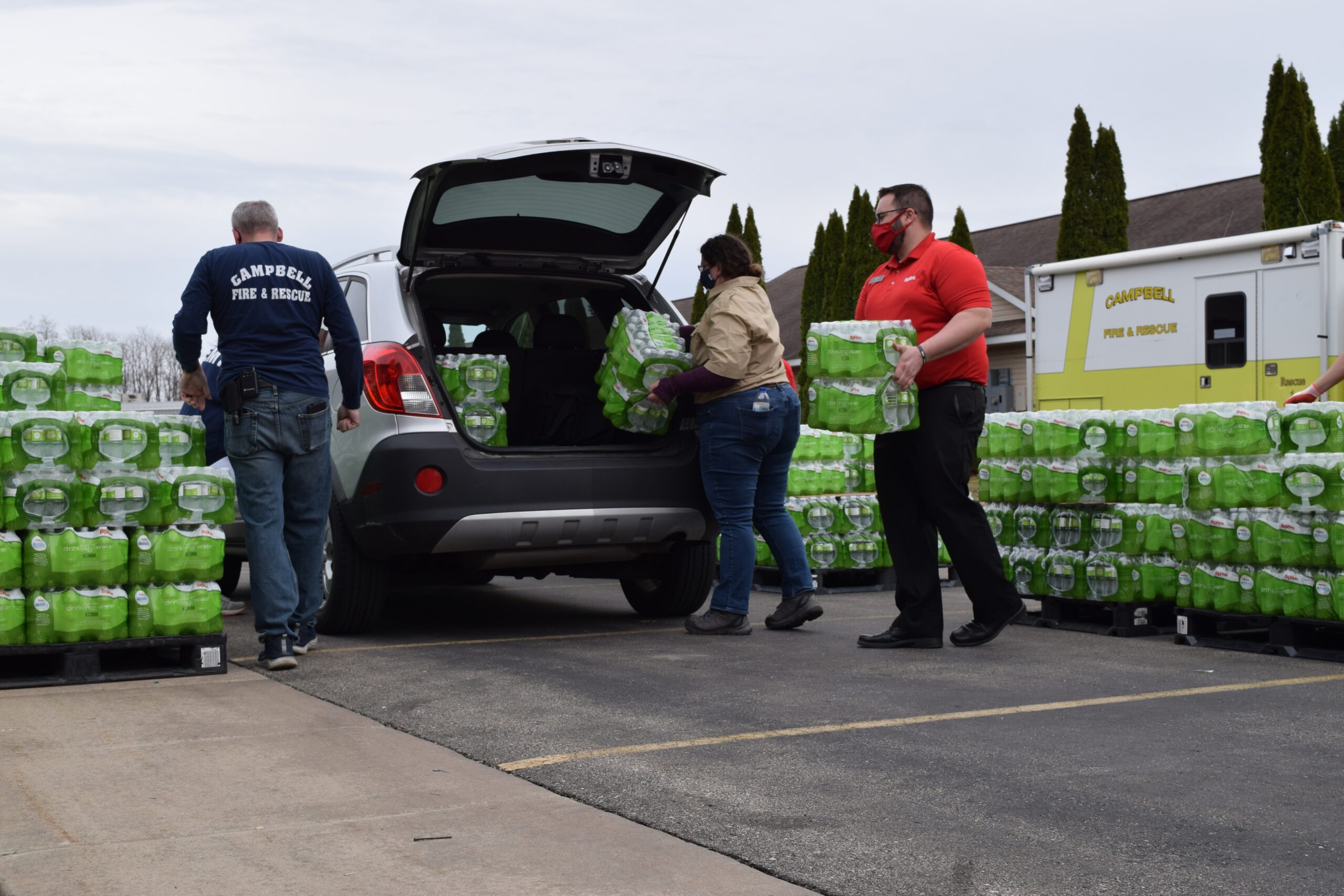 French Island Residents Pick Up Bottled Water