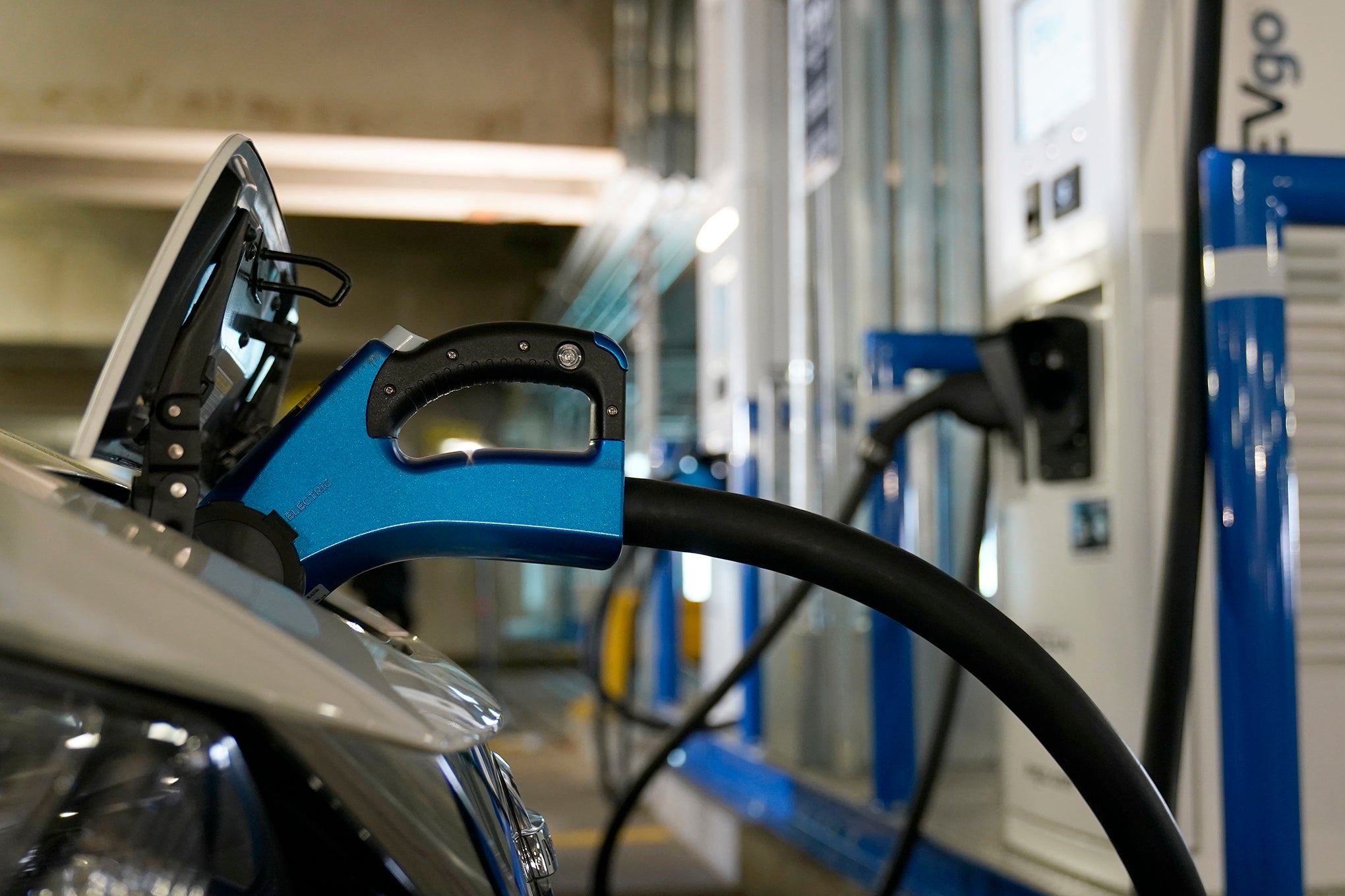 Wisconsin awards $14M in EV charging grants to 26 projects across the state