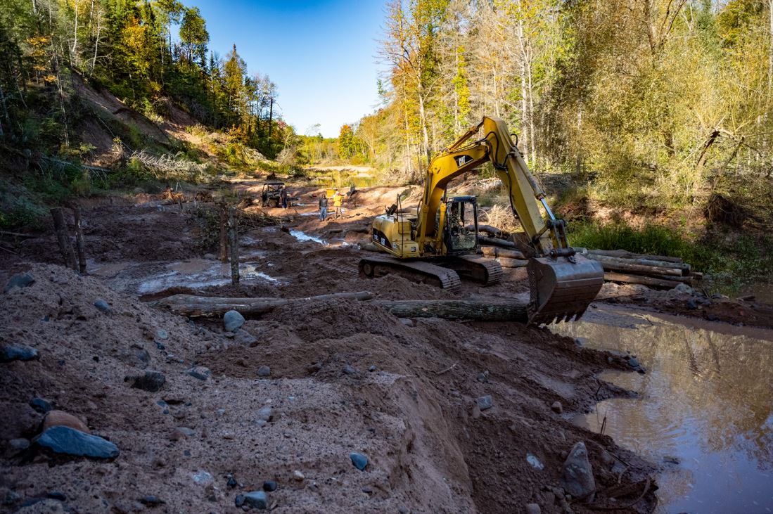 Work underway to stabilize eroding bluffs along Fish Creek