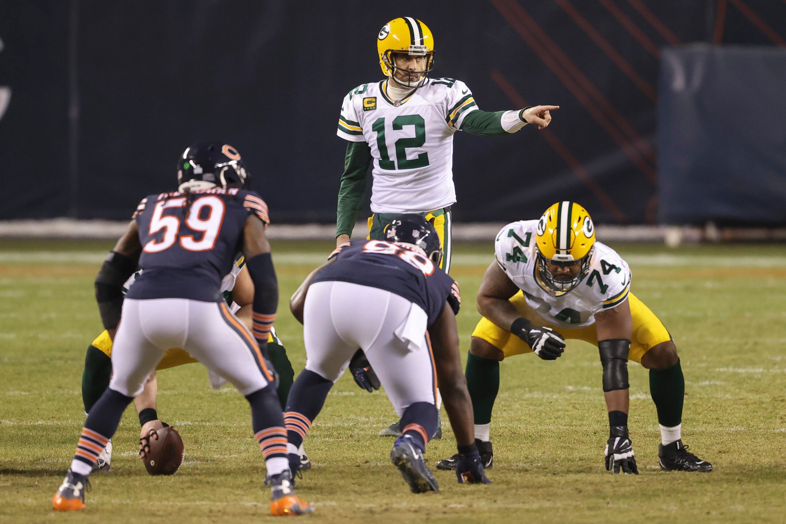 With lead in NFC North, Packers prepare to face division rivals in Chicago