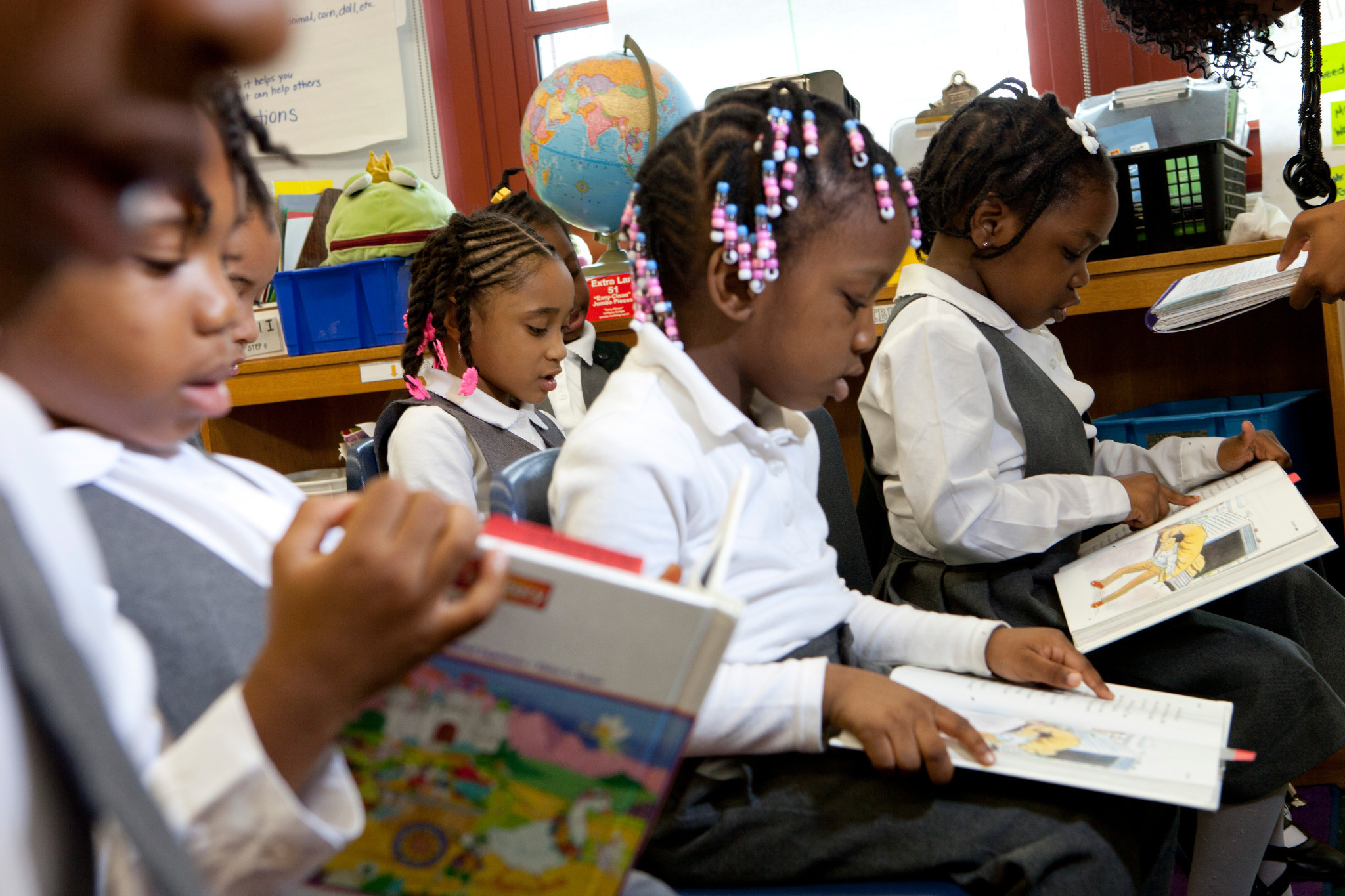 Children reading in Jacksonville