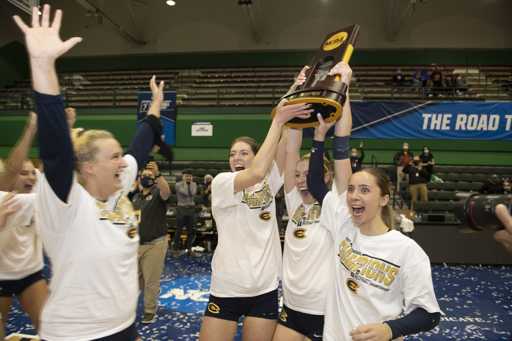 UW-Eau Claire women’s volleyball team wins Division III national championship