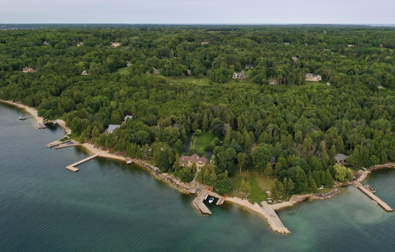 Lakeshore homes are seen in the Door County, Wis., village of Ephraim