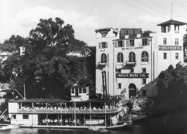 Steamboat at dock in Wisconsin Dells