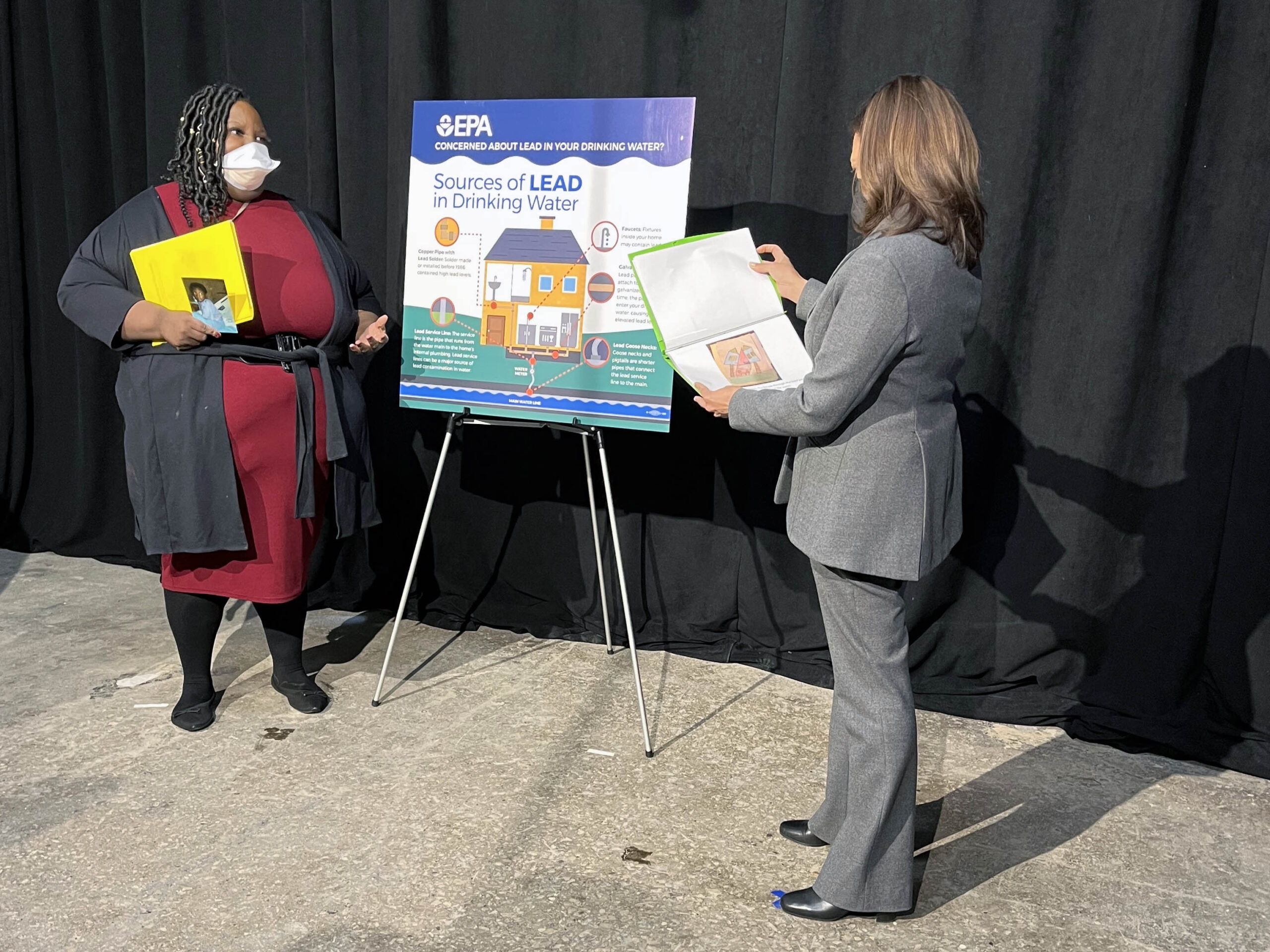 Deanna Branch of Milwaukee speaks to Vice President Kamala Harris about lead pipes in Milwaukee