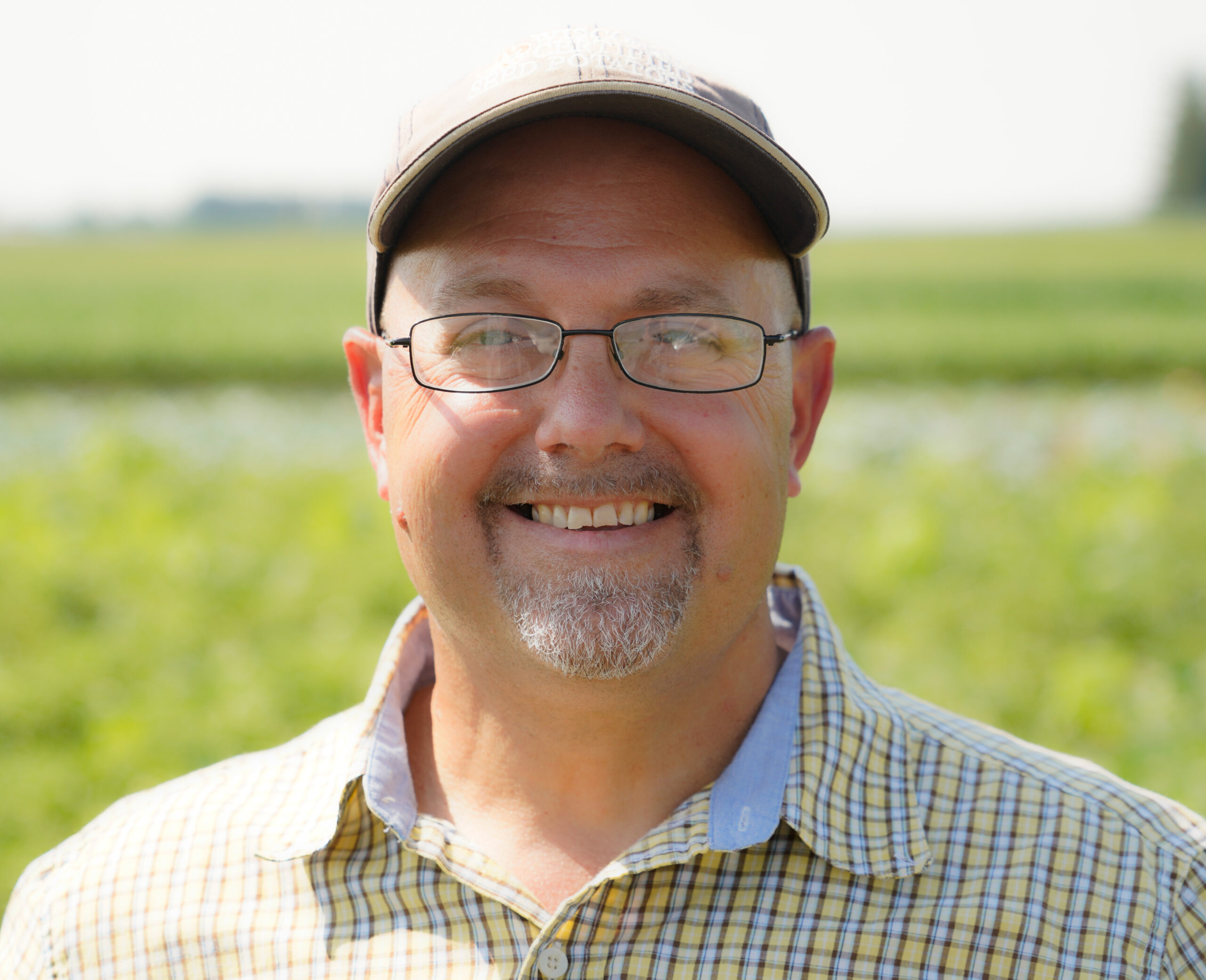 A headshot photo of Russell Groves