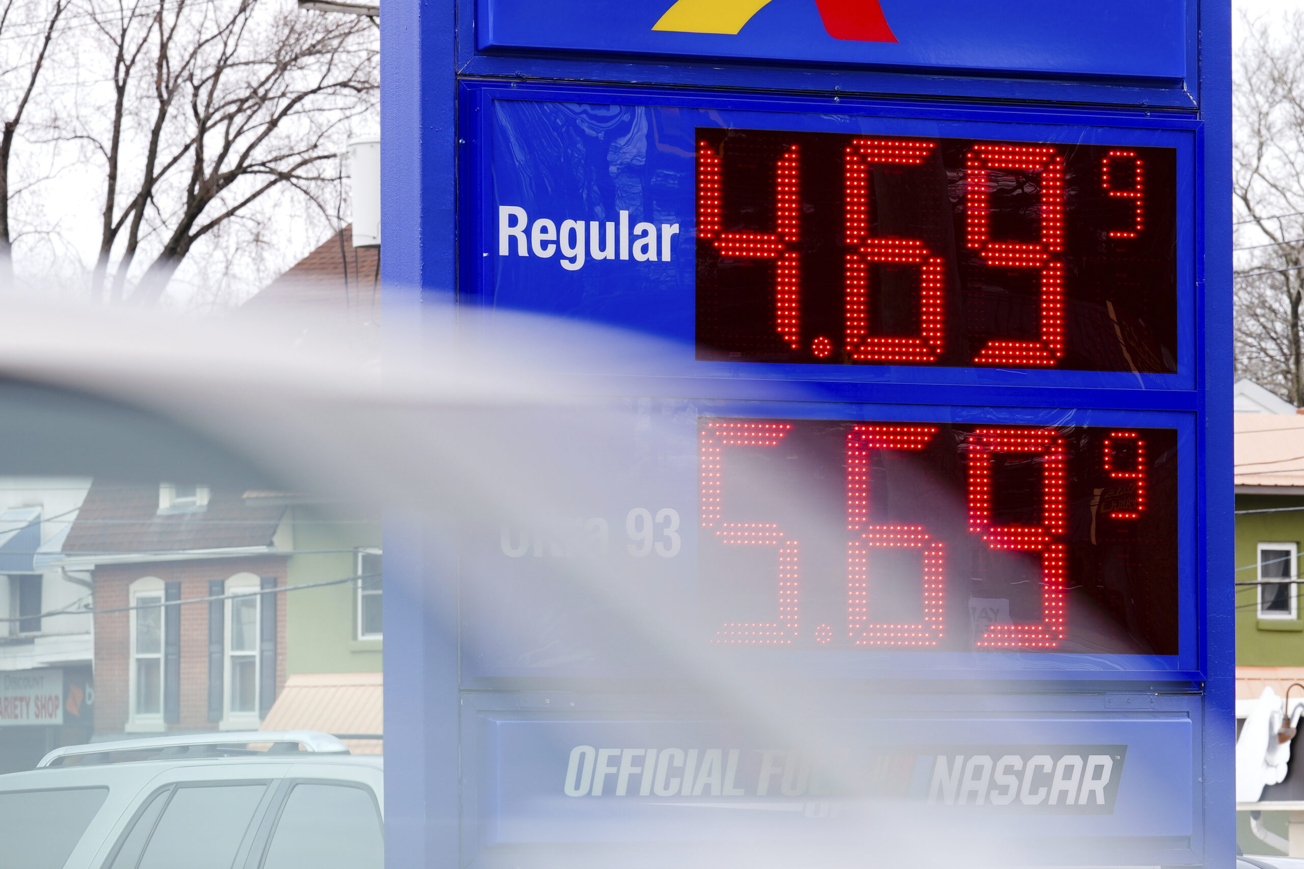 Wisconsin sees record high gas prices at the pump