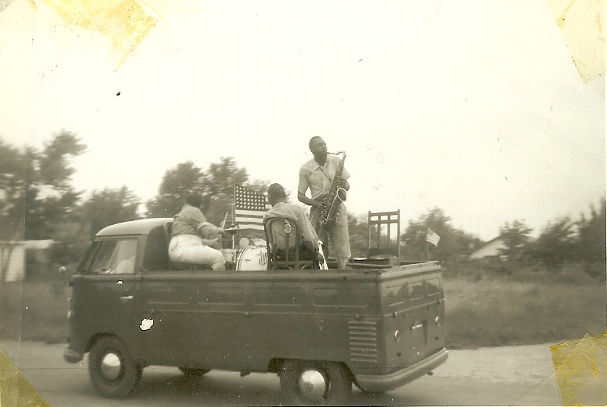 Musicans play on a truck bed at Lake Ivanhoe.