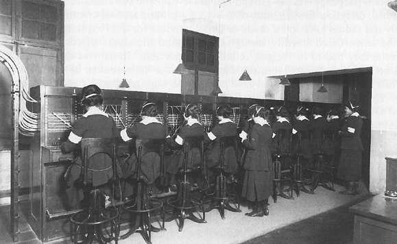 Hello Girls in Chaumont, France Hello Girls operating switchboards in Chaumont, France during WWI.
