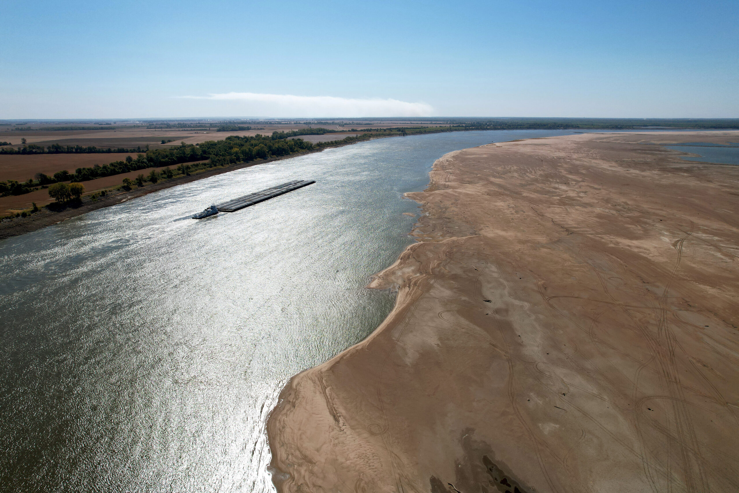 Mississippi River mayors seek a multi-state agreement to protect the river from water diversions to dry states