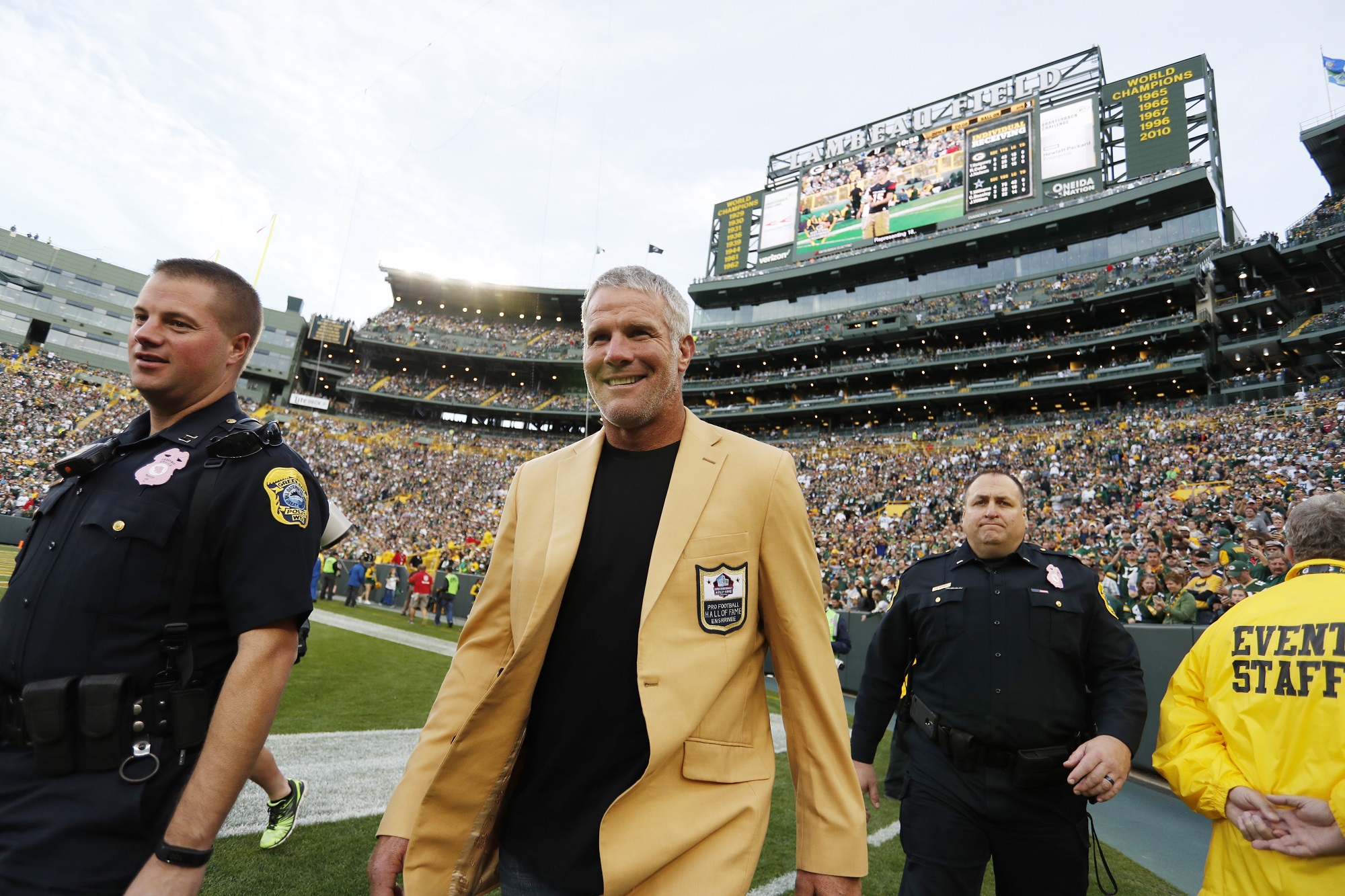 Mississippi reporter who broke Brett Favre scandal explains allegations against former Packers quarterback