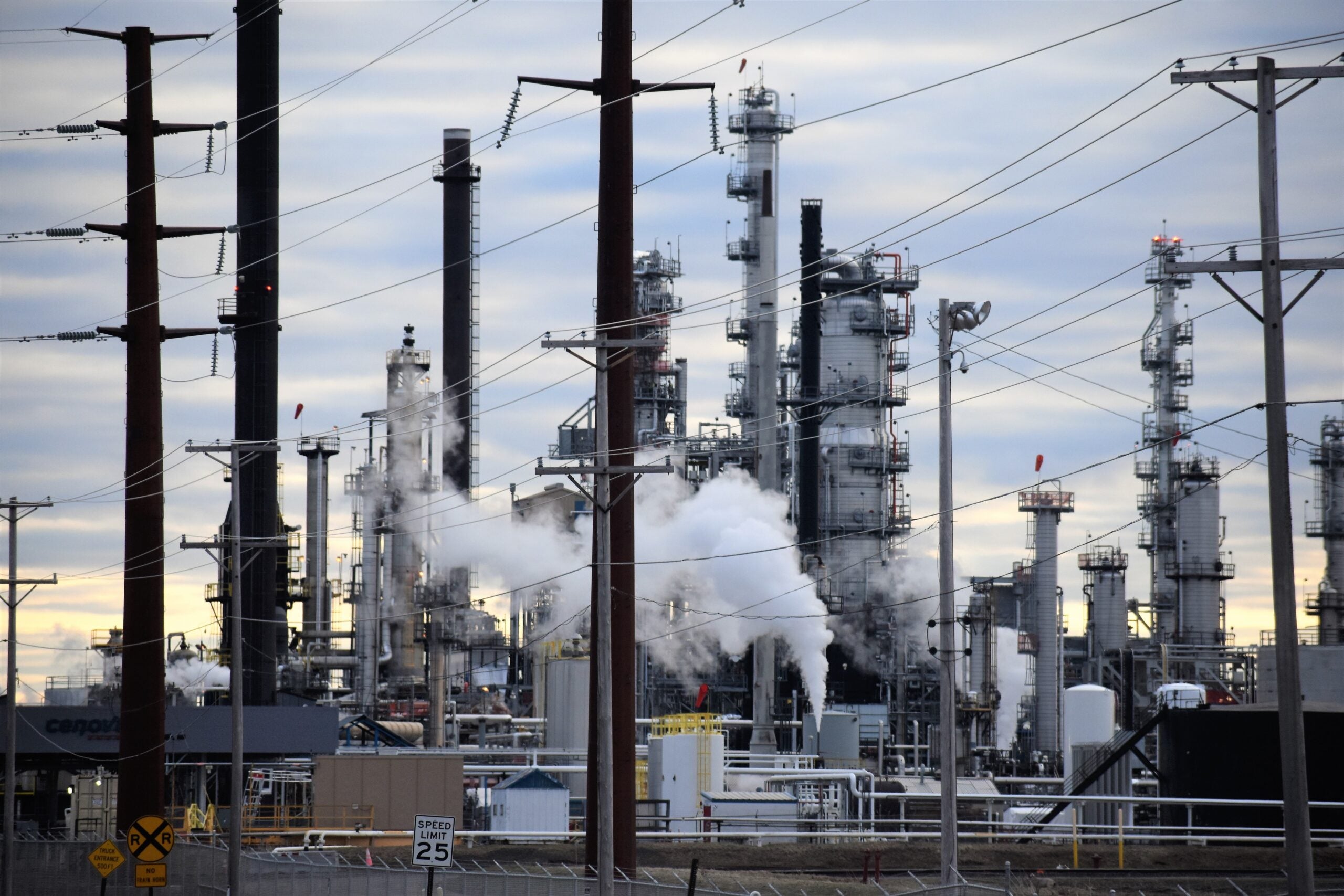 Wisconsin oil refinery faces dozens of alleged violations of state pollution control laws
