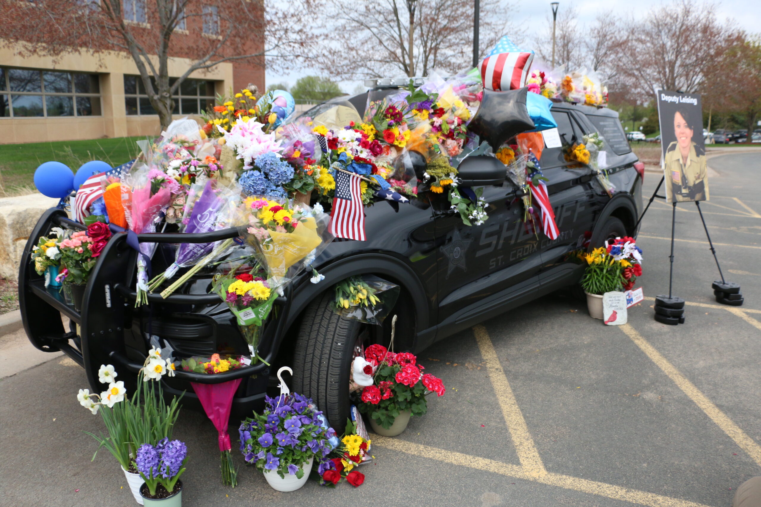 Western Wisconsin volunteers to cover shifts as St. Croix deputies mourn slain officer