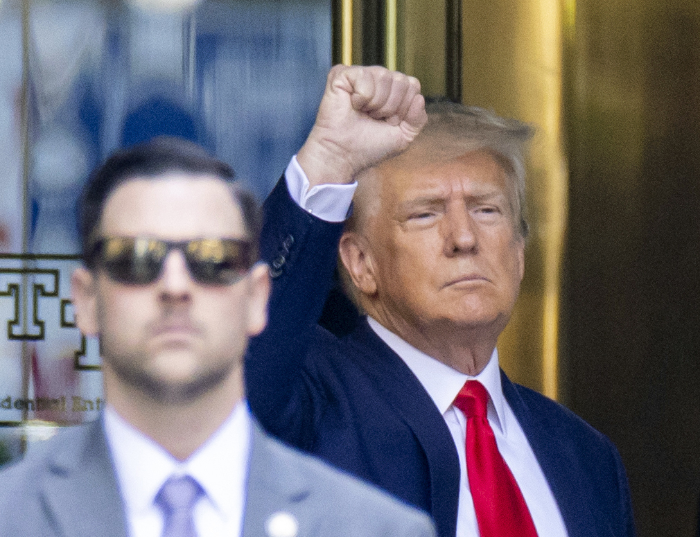 Former President Trump leaves Trump Tower for Manhattan Criminal Court in New York