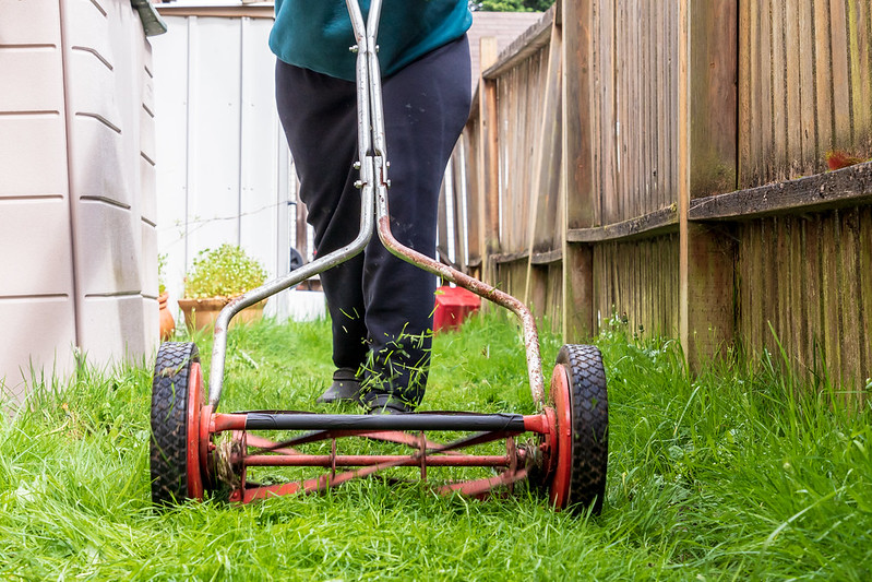 hand-powered lawn mower