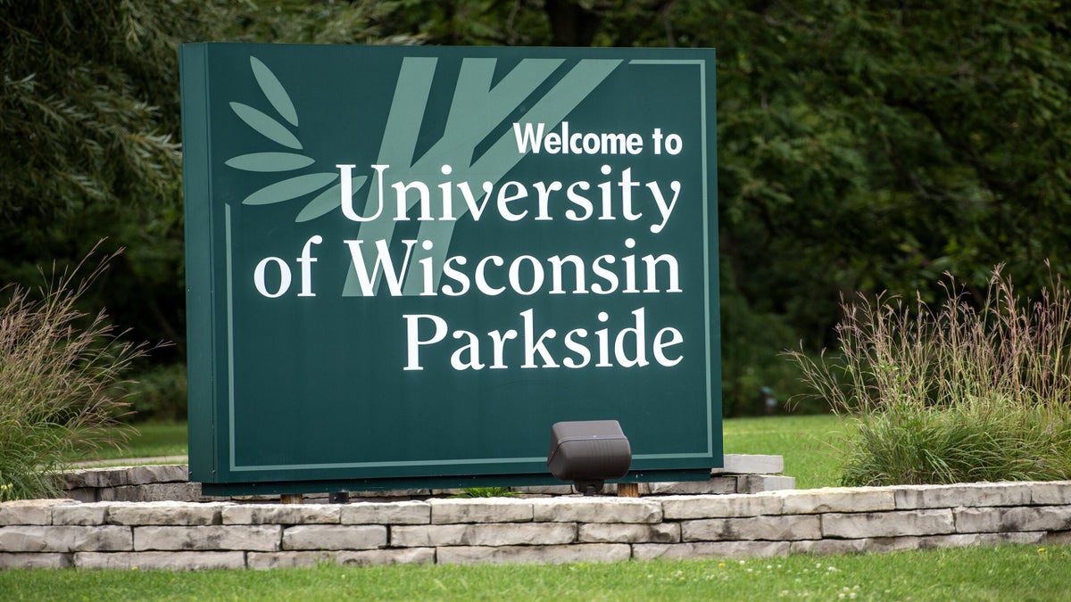 A green sign says "Welcome to University of Wisconsin Parkside."