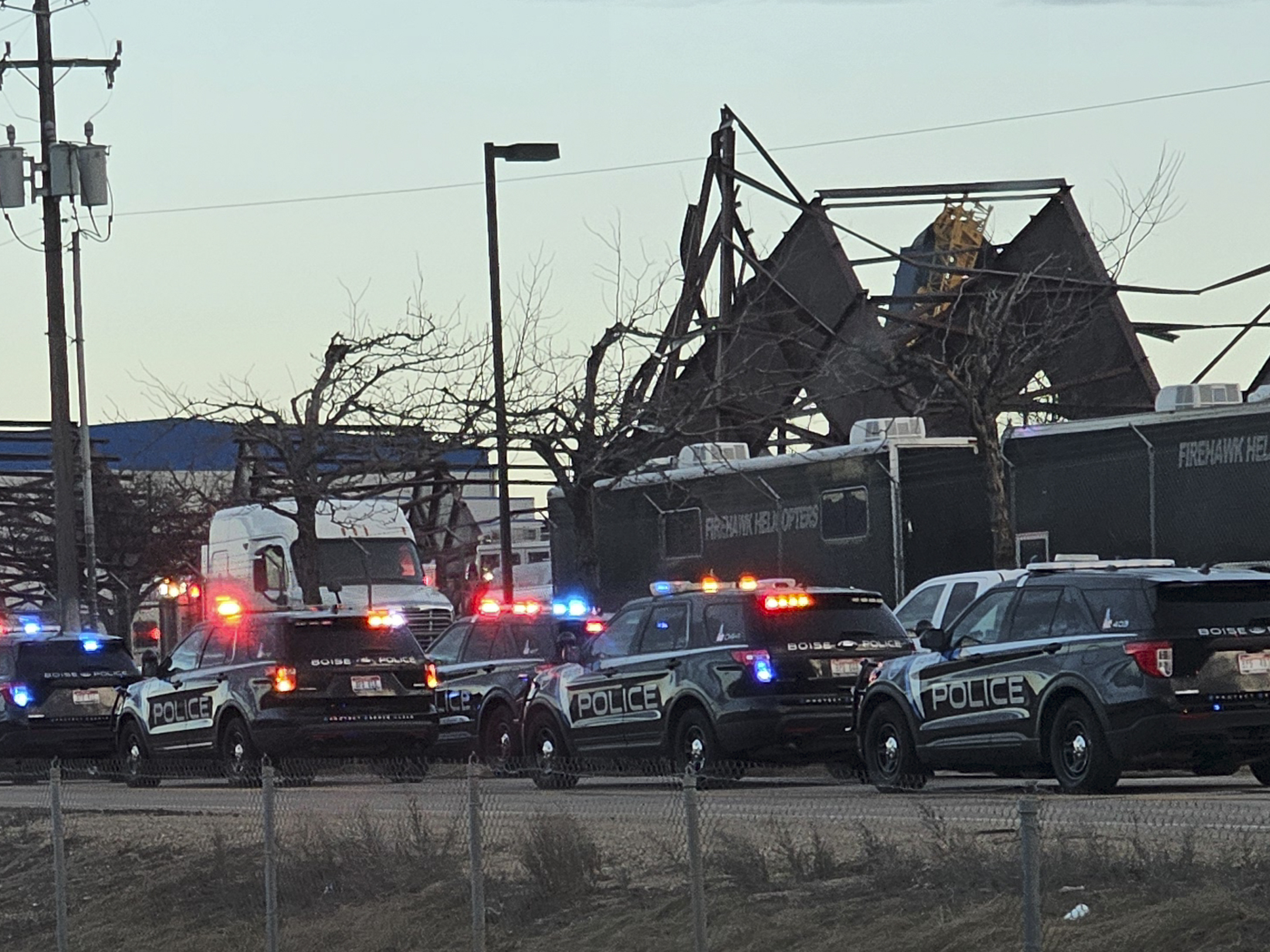 3 people are killed and 9 injured after a hangar collapses at an Idaho airport