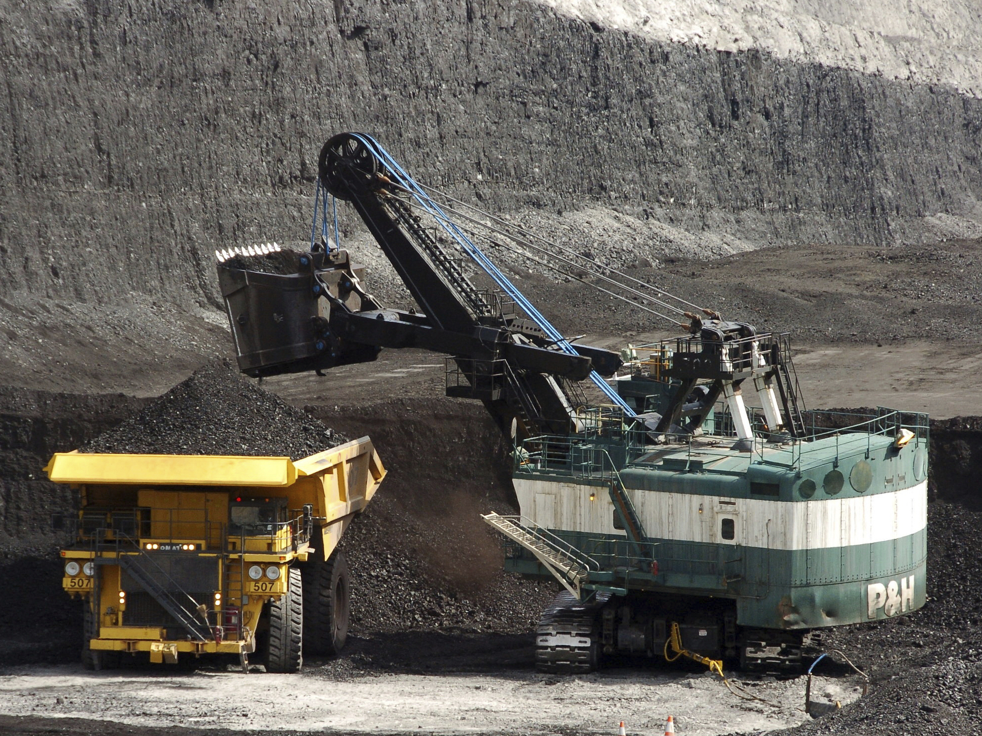 Federal appeals court revokes Obama-era ban on coal leasing