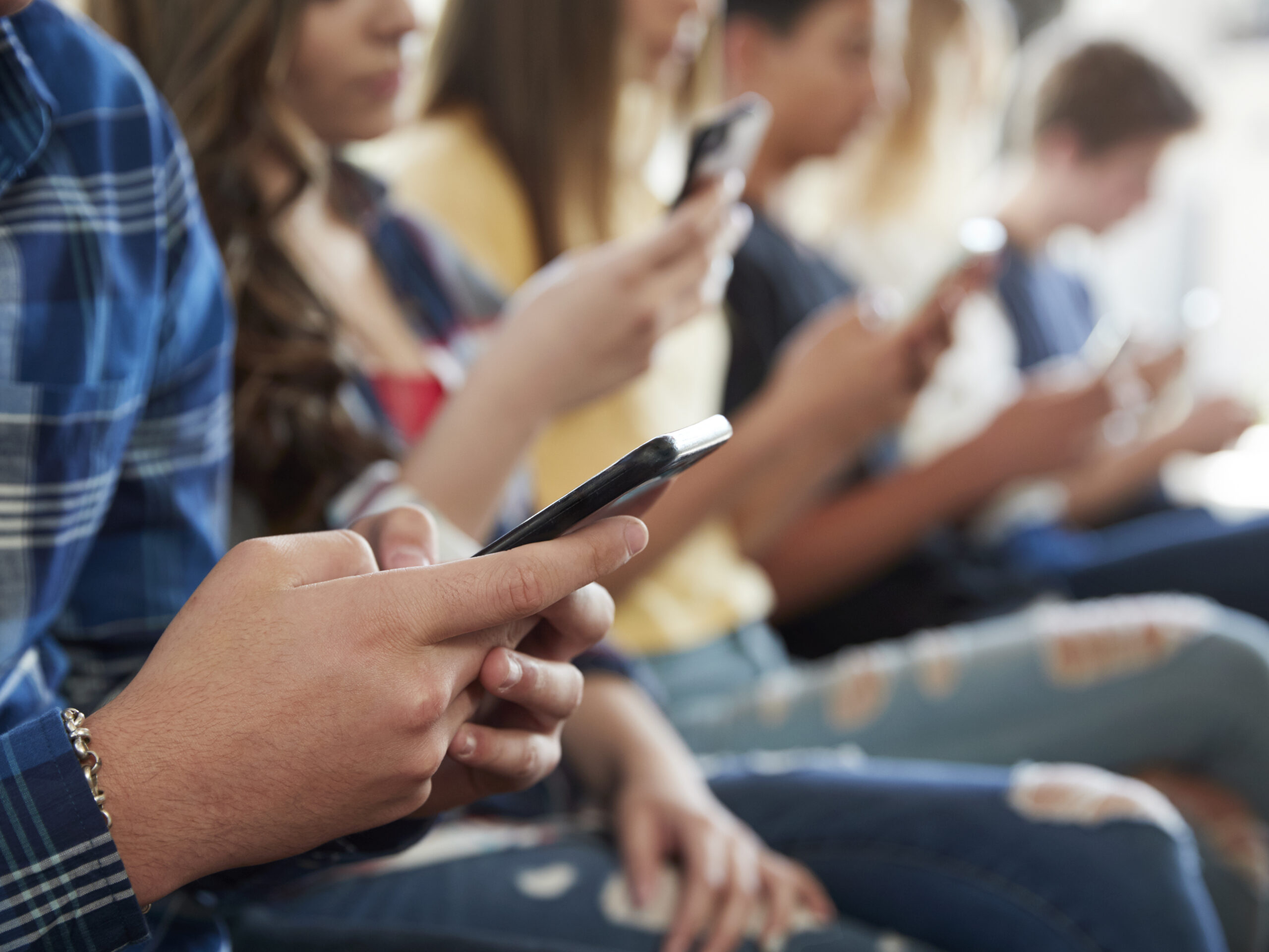 Around the country, state legislatures and school districts are looking at ways to keep cellphones from being a distraction in schools.