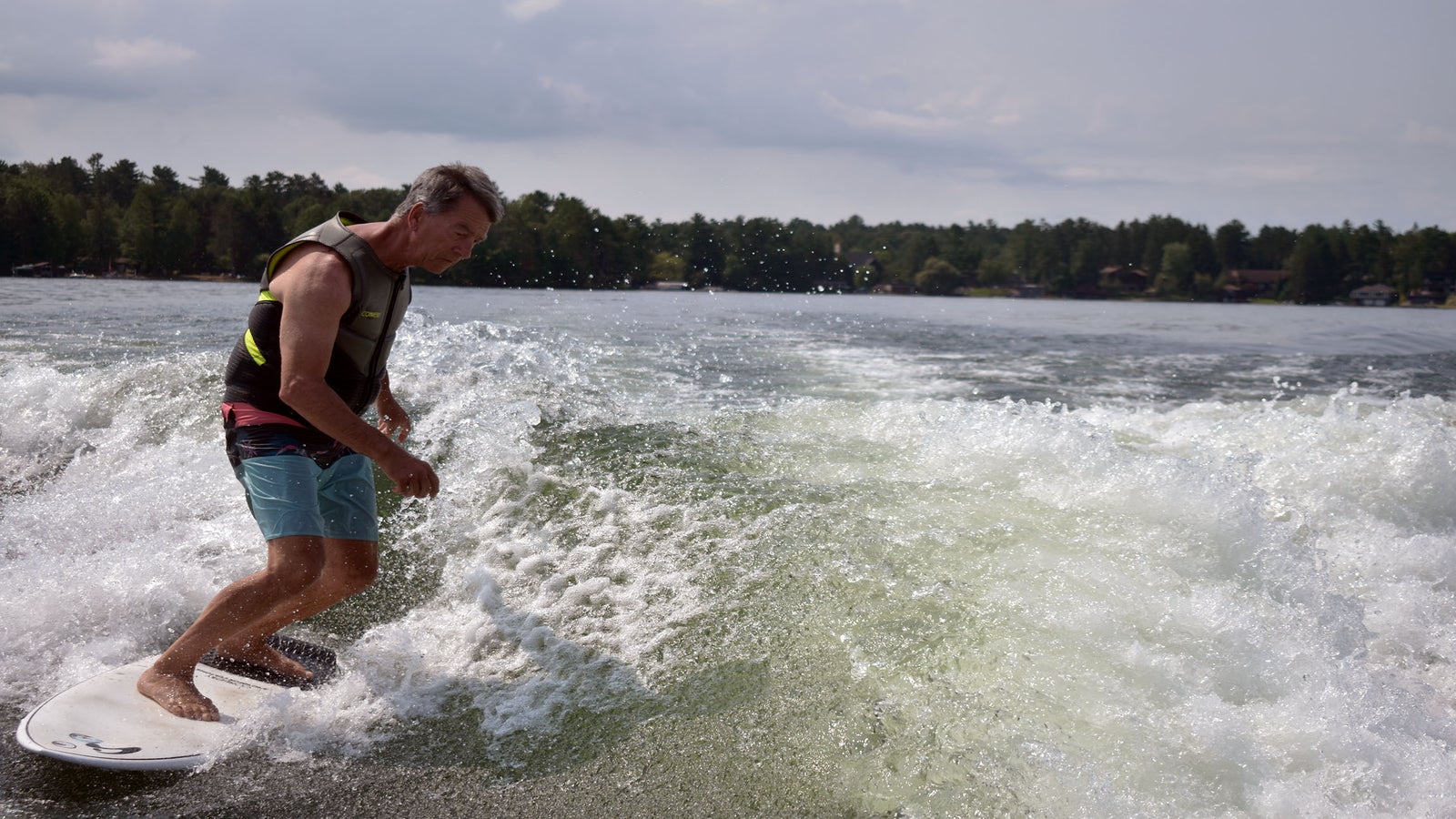 wake boats, wake surfing