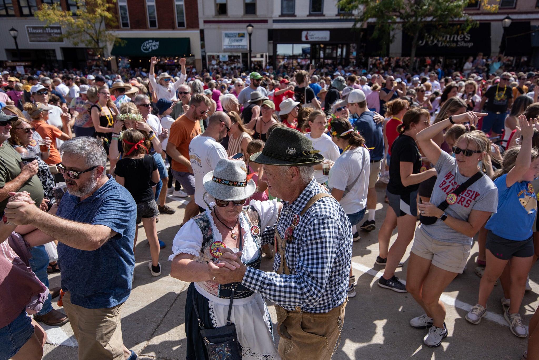 Thousands polka in Monroe as Wisconsin event quintuples previous world