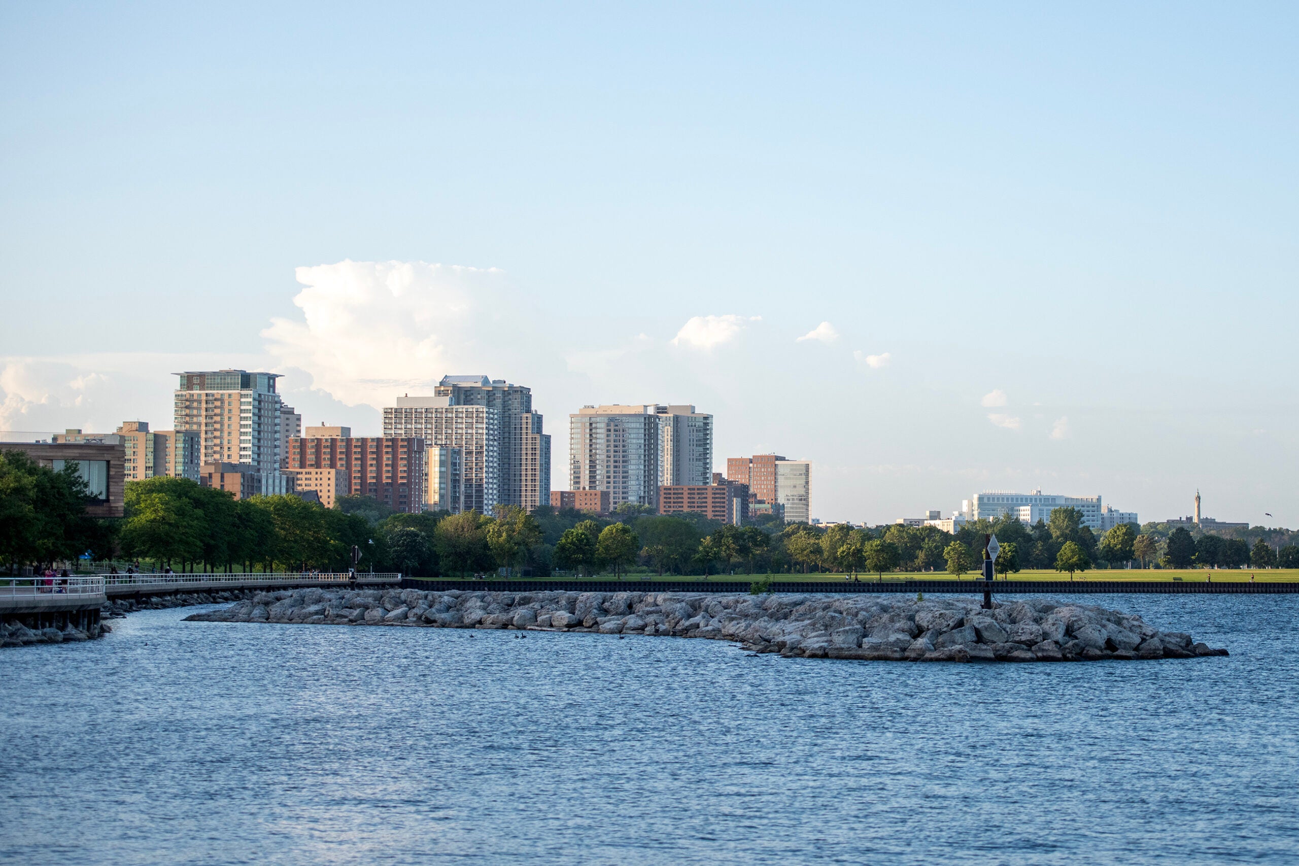 3 people rescued after plane went down in Lake Michigan