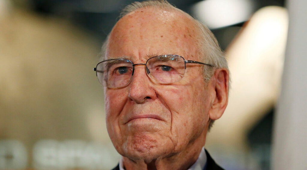Remembering Jim Lovell: Milwaukee’s ‘imperturbable, unflappable’ astronaut