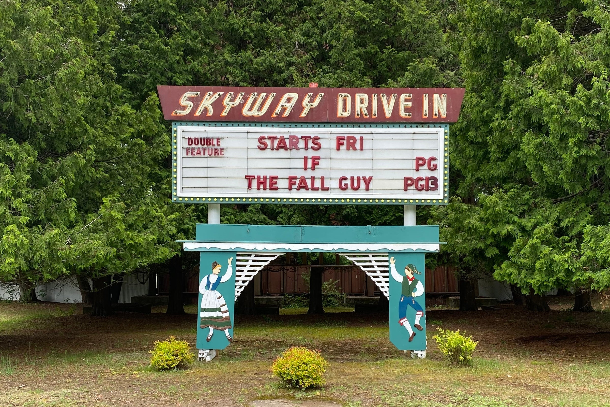 Door County drive-in theater celebrates 75 years of screening films