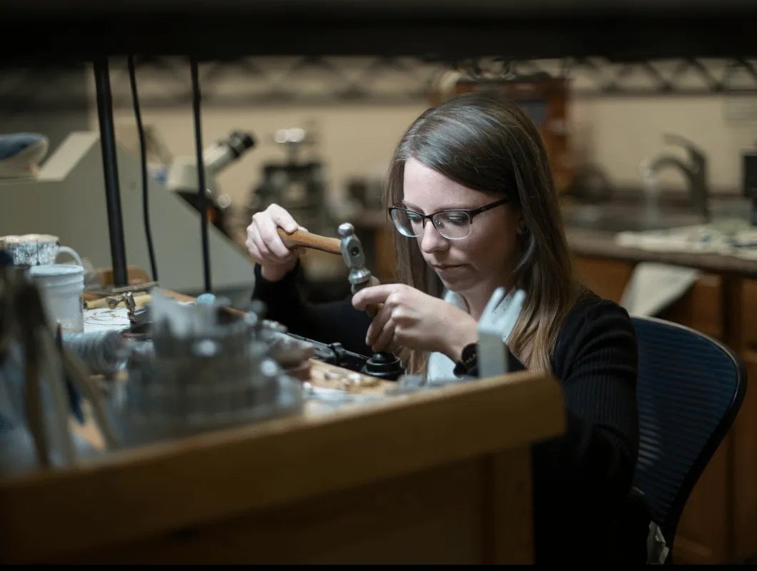 Gold price fluctuations are challenging Wisconsin jewelers, shoppers in new ways