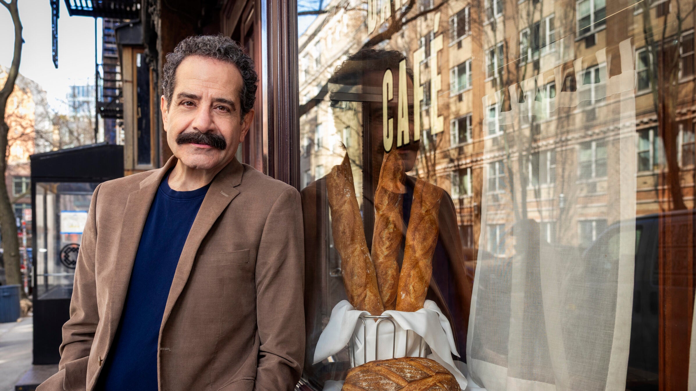 Actor Tony Shalhoub returns to Wisconsin for new show celebrating food and community