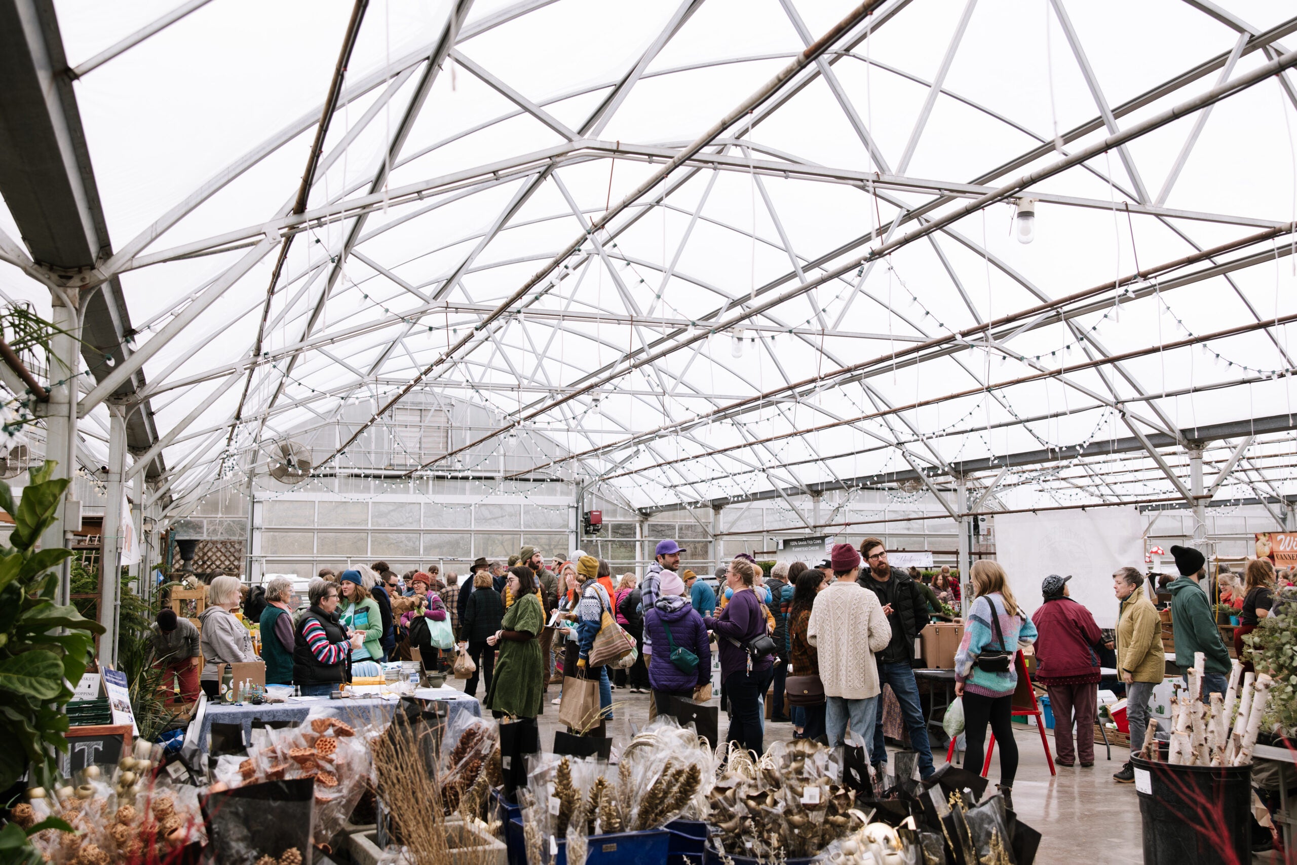 More winter farmers markets are popping up across Wisconsin 