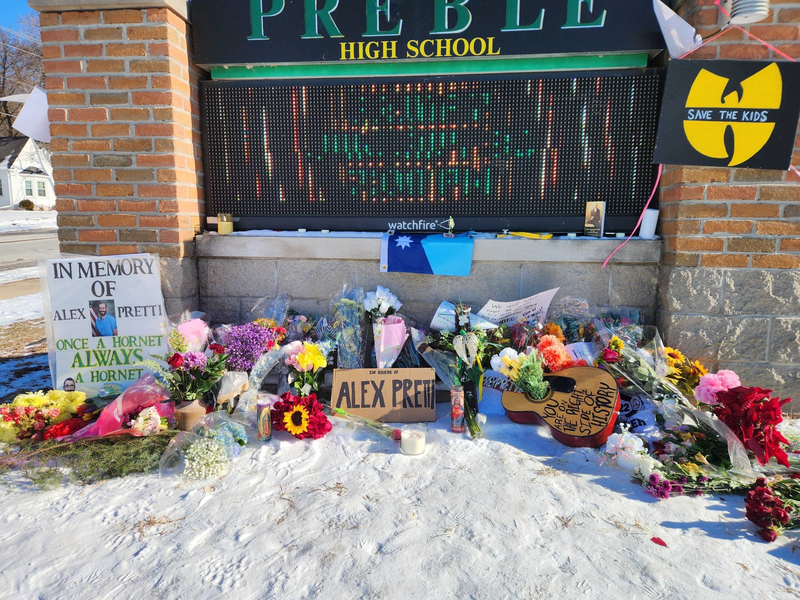 Green Bay community mourns the death of Alex Pretti in Minneapolis