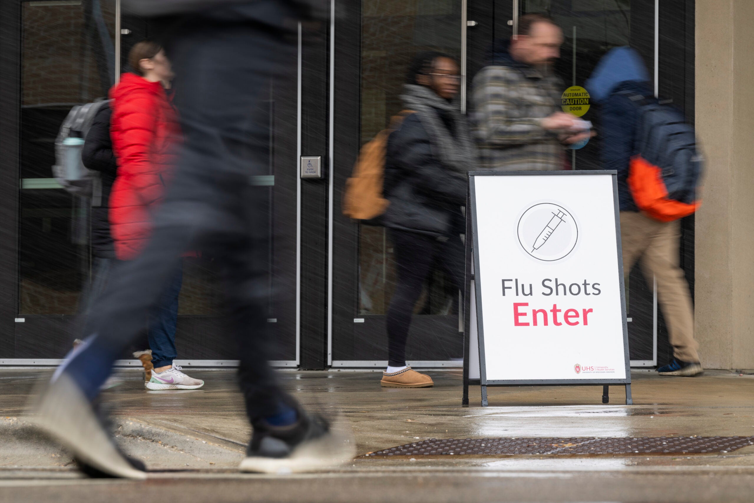 Flu vaccines still effective despite new strain, UW-Madison doctor says